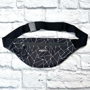 NEW Vooray active fanny pack black white print